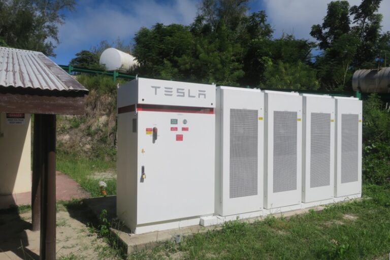 The Tesla Inverter is on the left and the four Tesla Powerpacks (battery packs) are on the right.